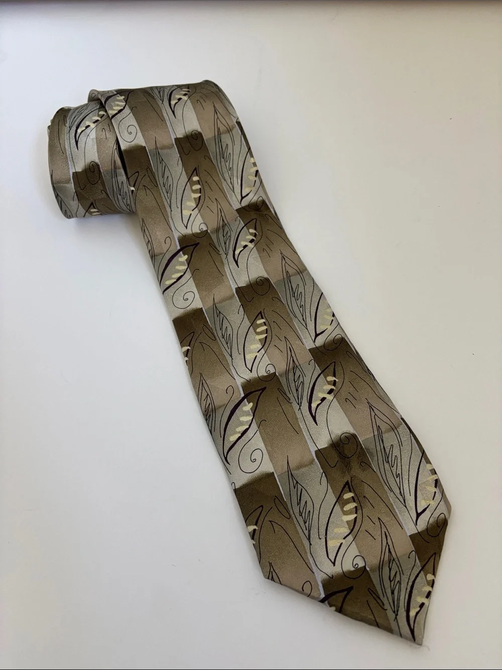 Vintage 1996 J Garcia Lunch Collection 17 Silk Neck Tie Tan Leaf